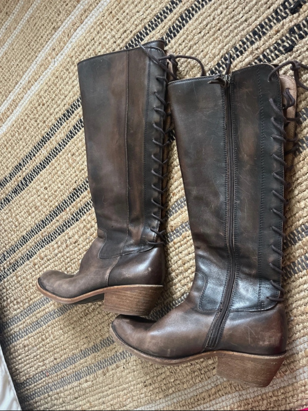 Women’s lace up adjustable knee-high boots,Sofft.- Brown